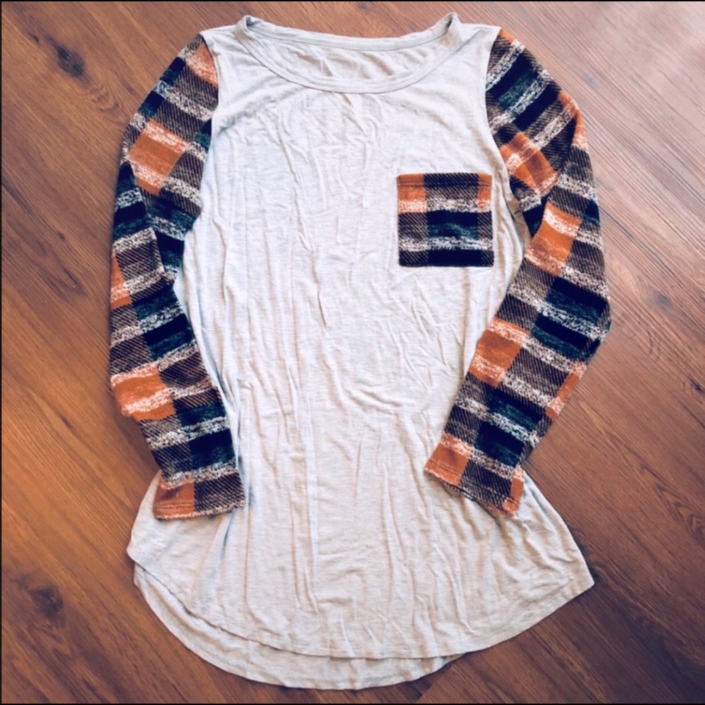 Boutique Top - Picture 1 of 6